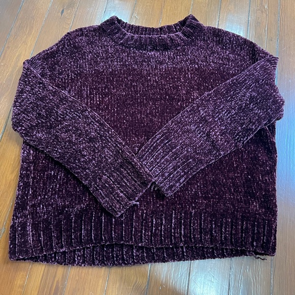 Maroon chenille sweater. Size small. Never worn! - Picture 2 of 5